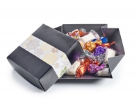 Stor julemix surprisebox med chokolade og karamel m.m. 500g