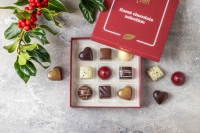 Merry Cherry 9 | 80g.  Gaveæske med fyldte chokolader i Crush Cherry æske