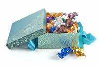 Firkantet m/Guld, Stor - Mixede Chokoladekugler 600 g.